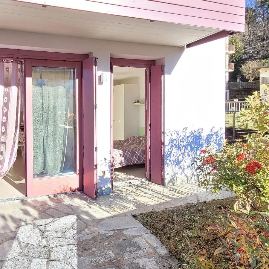 Bilocale Con Giardino Piano Terra Centro Paese Ideale Per Passeggiate Cremeno 0*,  Italia